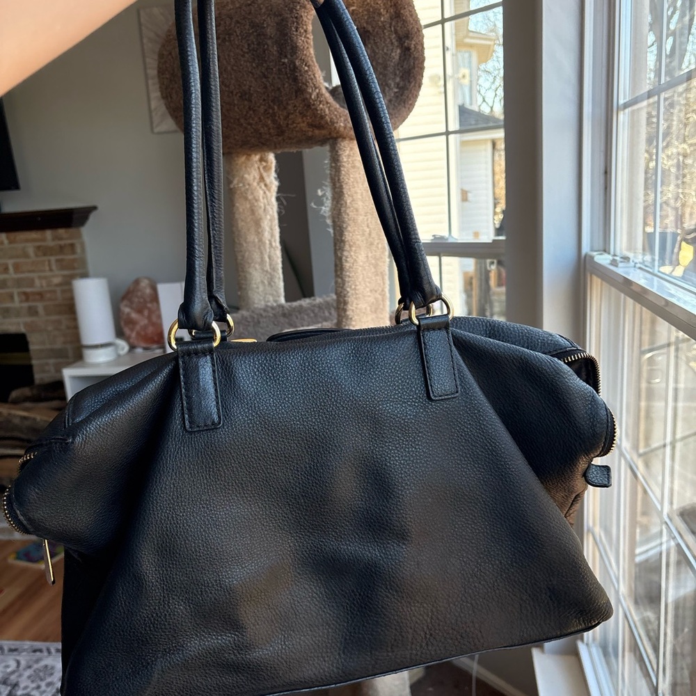 Michael Kors Hamilton Weekender Shoulder Bag in Pebbled Leather - Picture 3 of 6